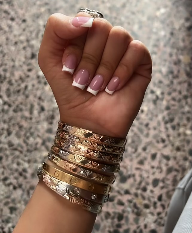 Bracelets/Bangles